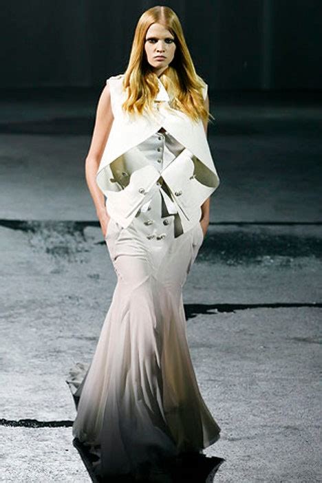 2007 givenchy|Givenchy Spring 2007 Couture Collection .